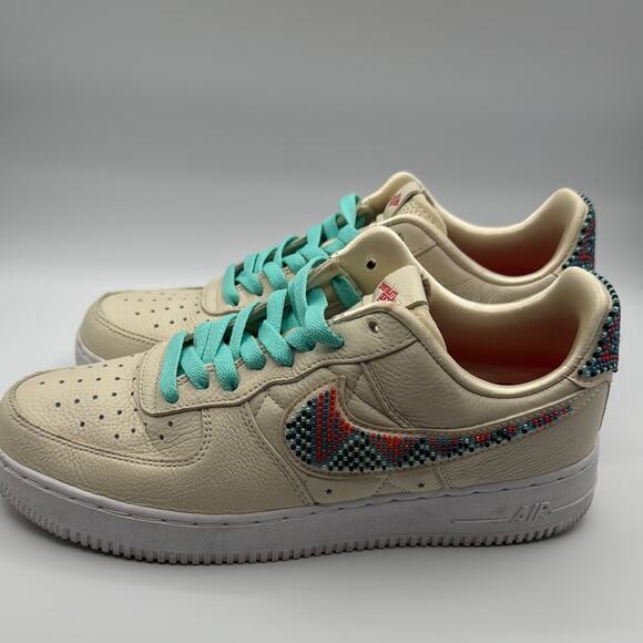 Nike Sneakers - Women’s 10 - Picture 1 of 6